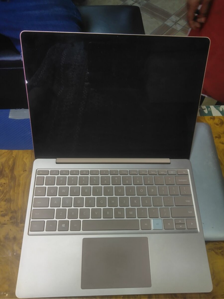 WINDOWS LAPTOP