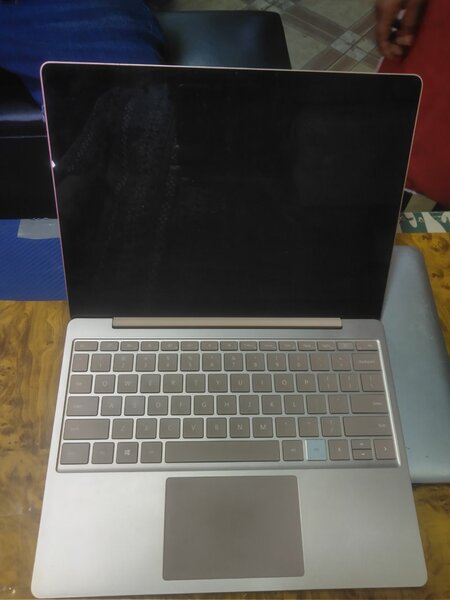 WINDOWS LAPTOP
