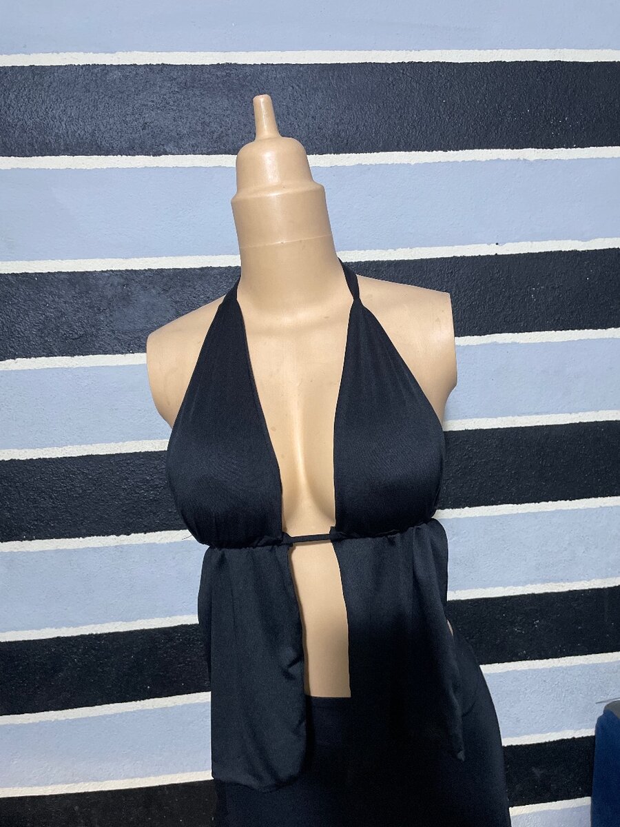 Top court noir chic femme