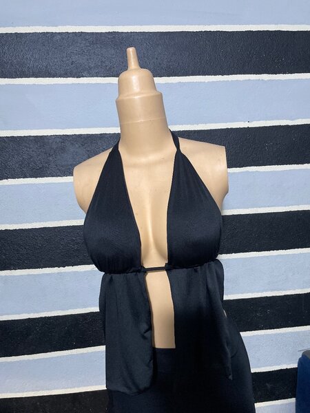 Top court noir chic femme