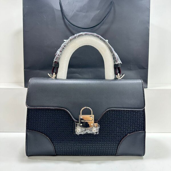 Hand bag