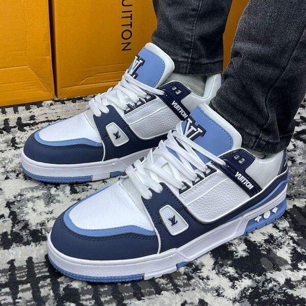 LOUIS VUITTON SNEAKER