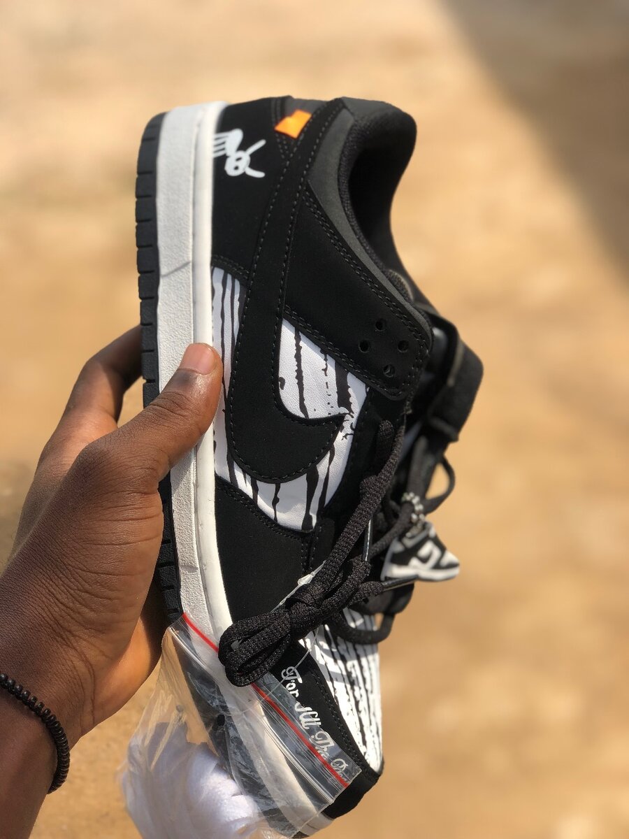 NIKE SB LOW DUNK