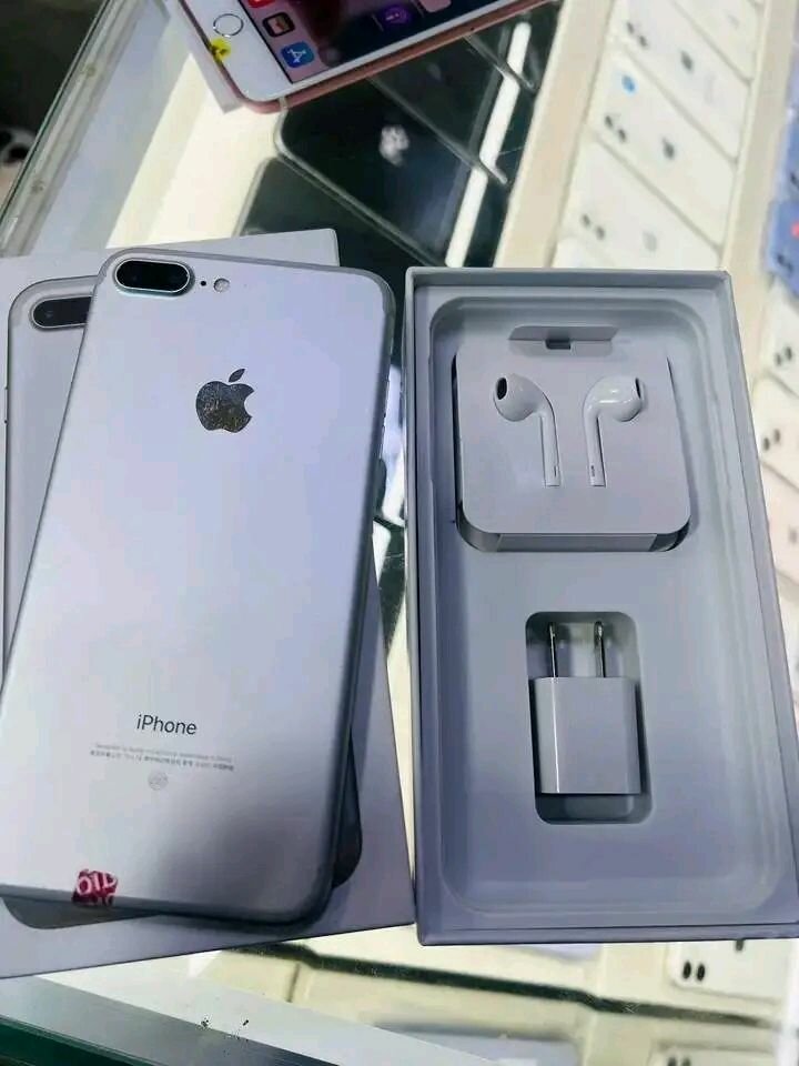 iPhone avec accessoires