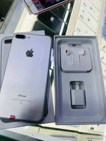 iPhone avec accessoires
