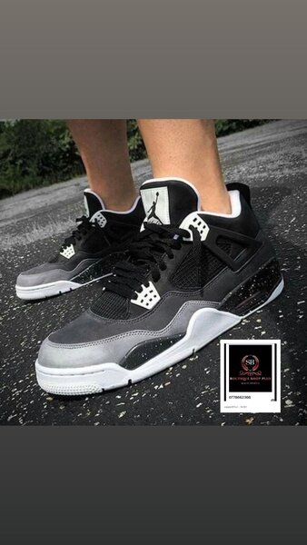 Basket jordan 4 authentique avec sa boîte