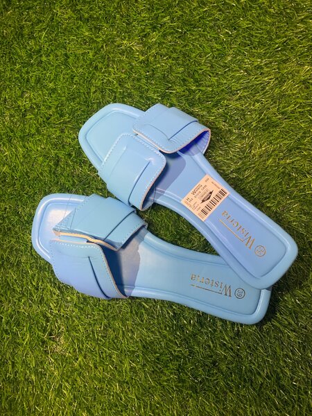 Ladies slippers