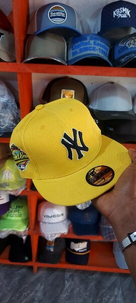 Casquettes neuves