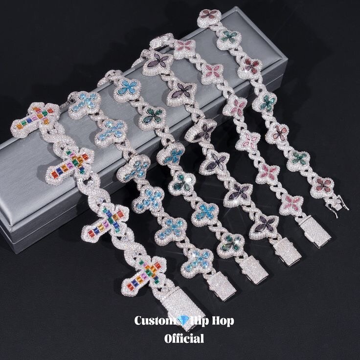 Bracelets en strass colorés