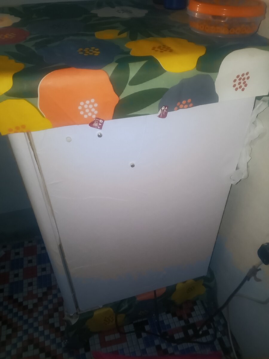 Tabletop fridge