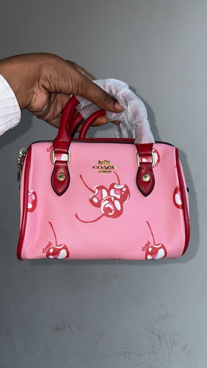 Sac à main rose cerise tendance