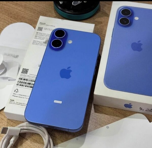 iPhone 16  bleu 128GB neuf