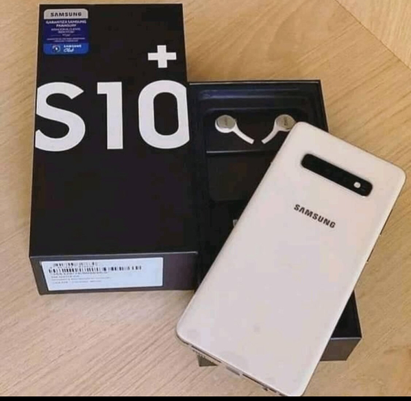 Samsung Galaxy S10+ Smartphone