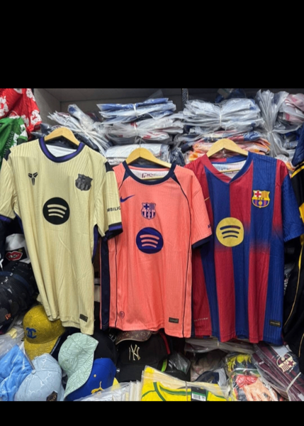 Maillots de football modernes
