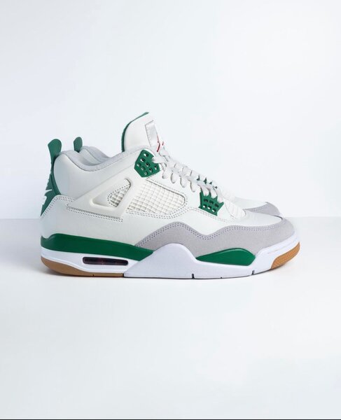 Air Jordan 4 Retro