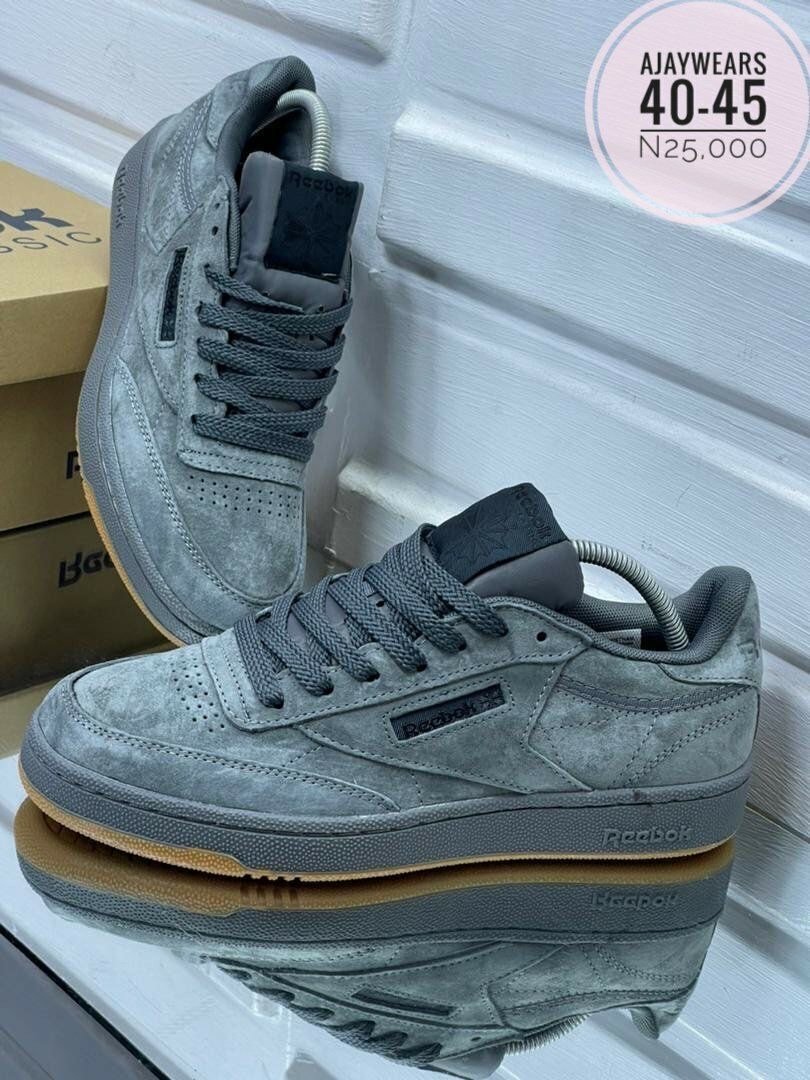 REEBOK CLASSIC