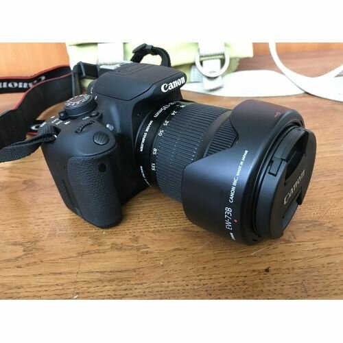 CANON 700D
