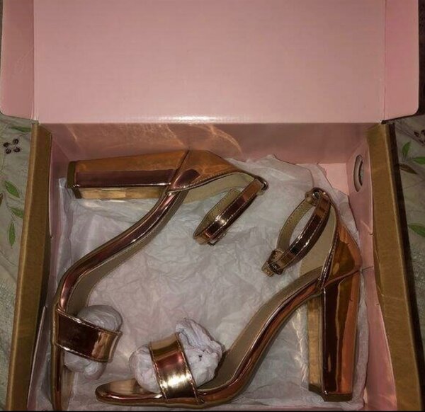 HEELS
