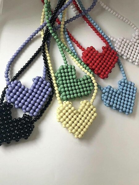Sacs cœurs perlés colorés