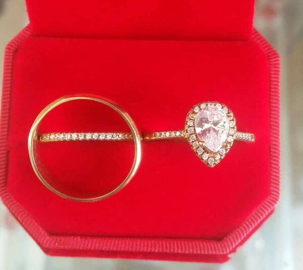 Gold dust ring.