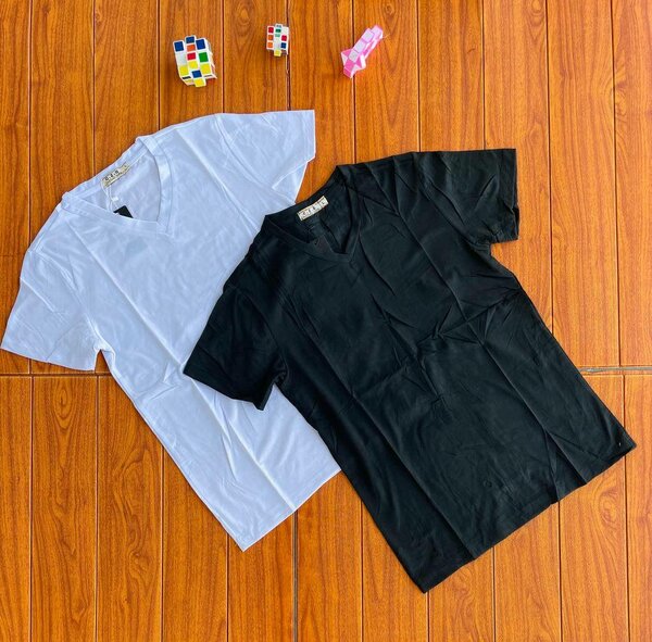 V-NECK T-SHIRT