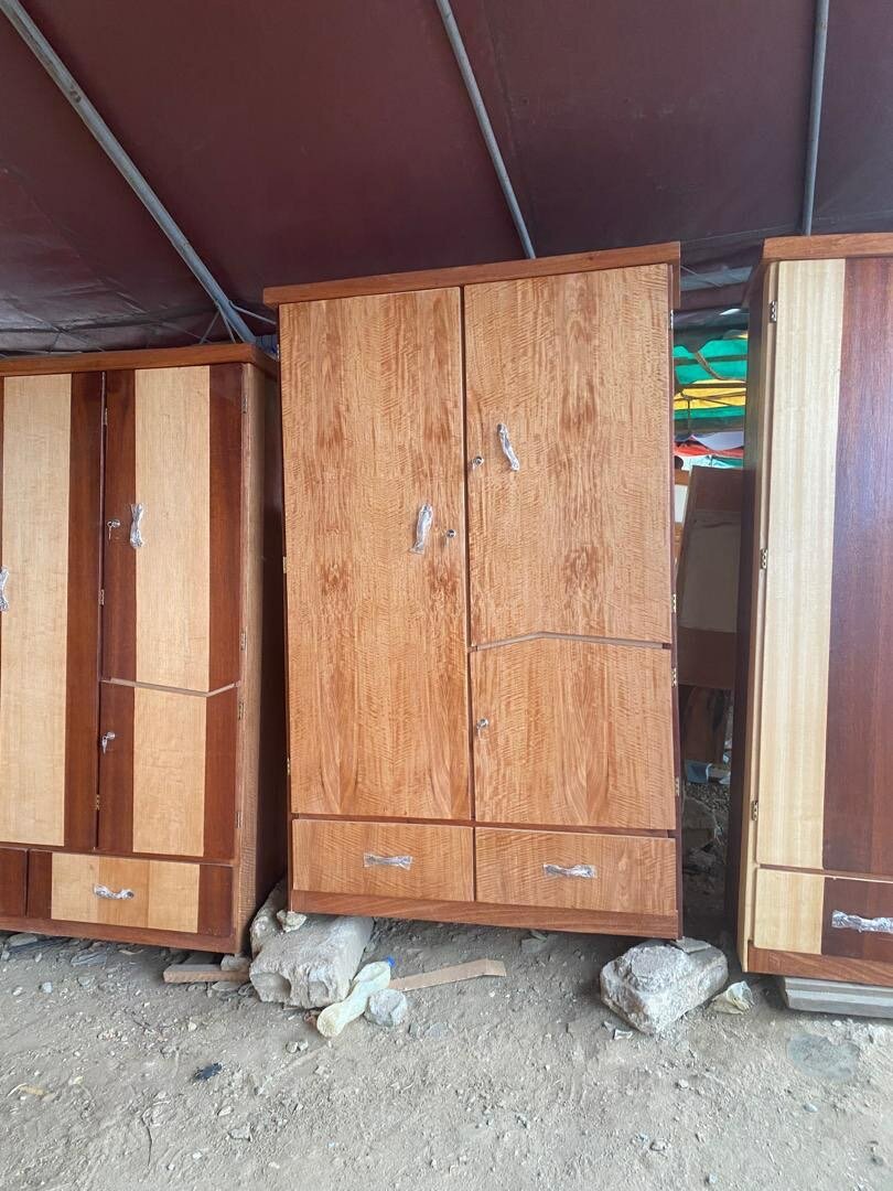 Armoire en Bois Élégante