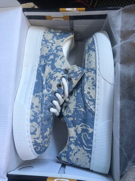 Mens shoes