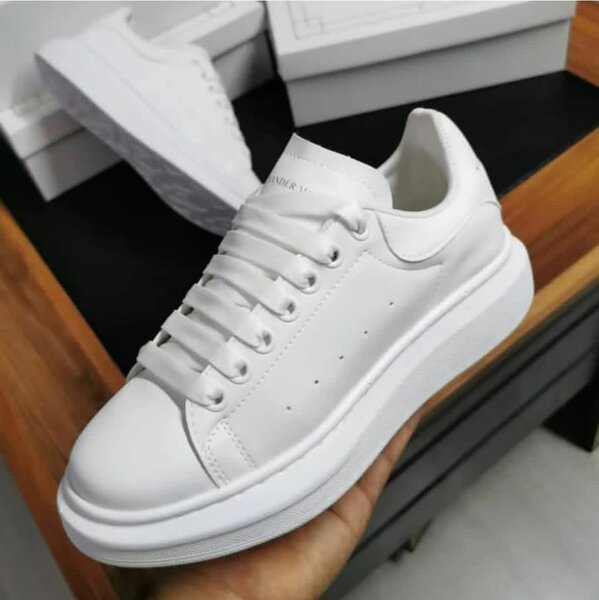 Alexander mcQueen