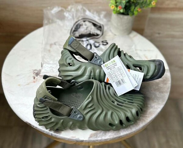 Crocs