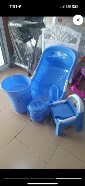 Baby bath tub