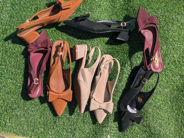 Flat sandals
