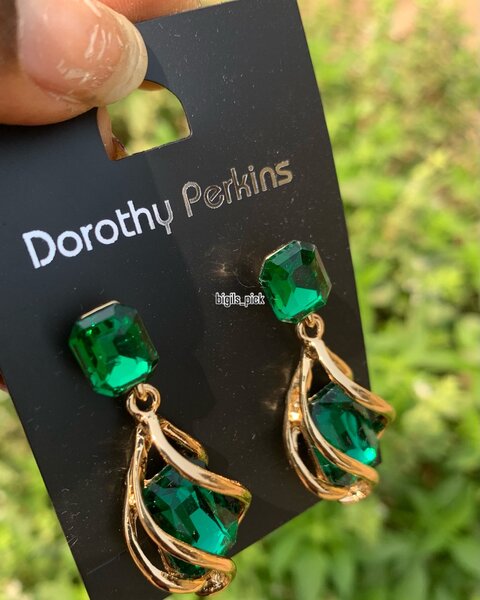 Green Pearl earring