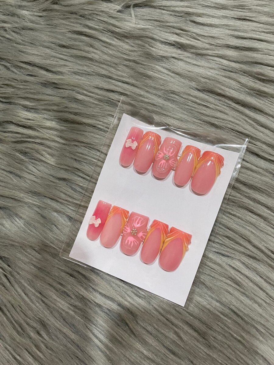 Press on nails