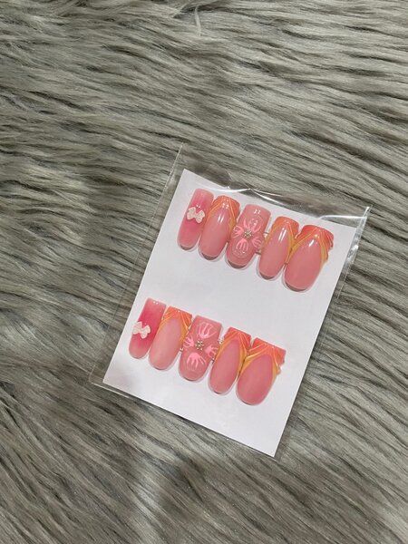 Press on nails