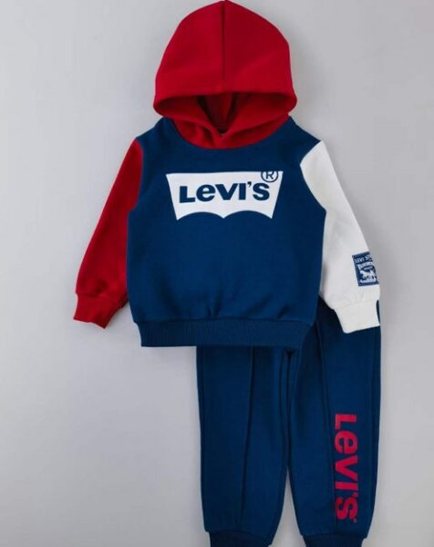 en tenue de sport pour les enfants