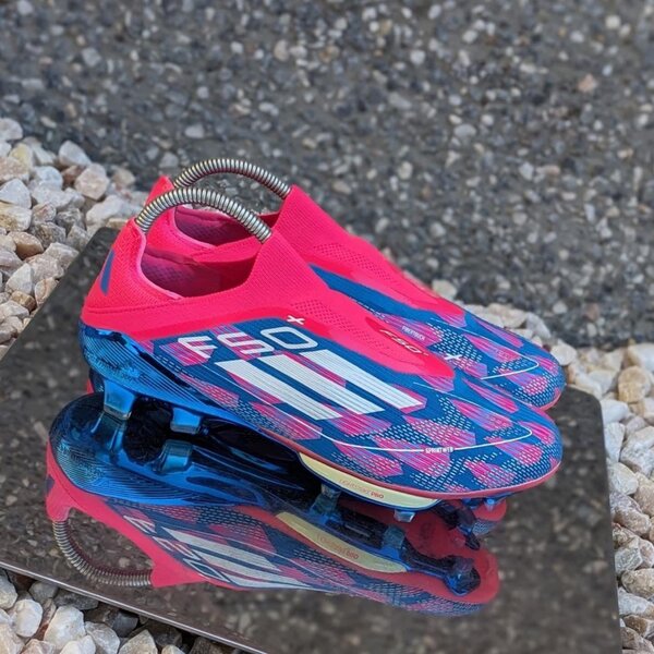 Soccer boots