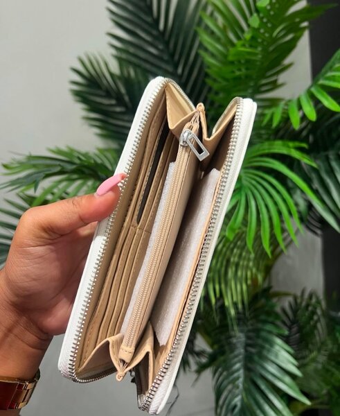 Guess wallet white