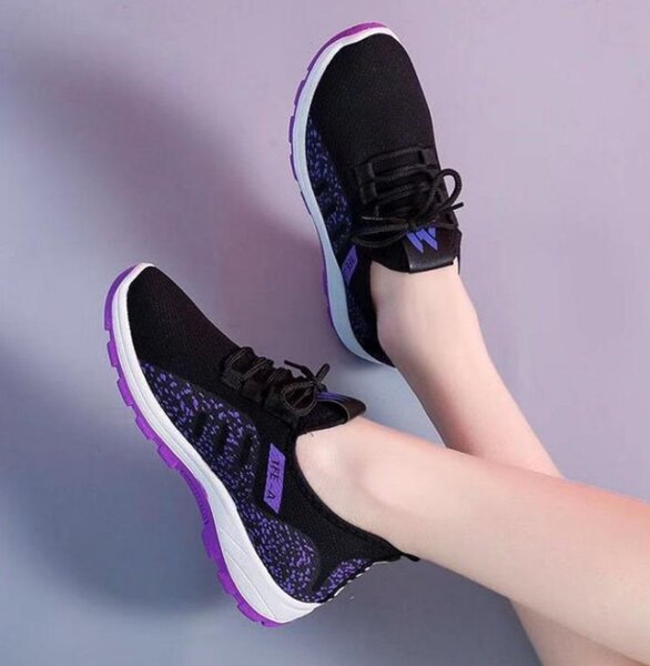 Ladies sport shoes