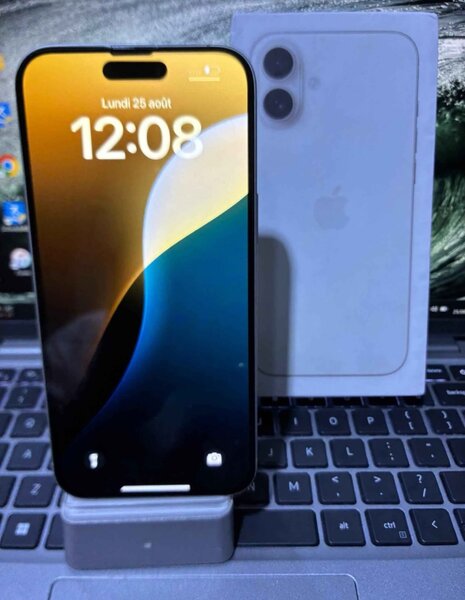 iPhone 16 plus blanc 528Go