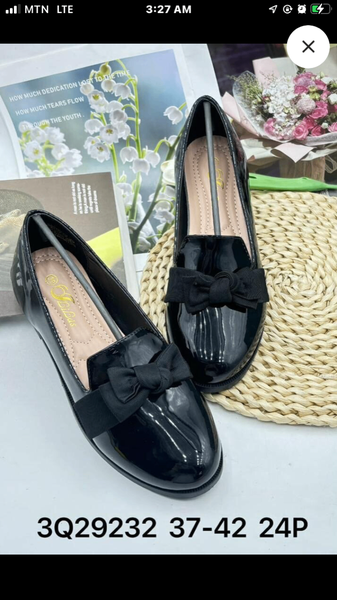 Ladies shoes