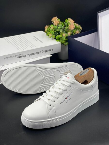 TOMMY CLASSIC WEAR