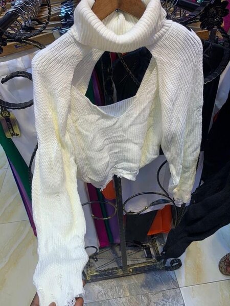 Top wear