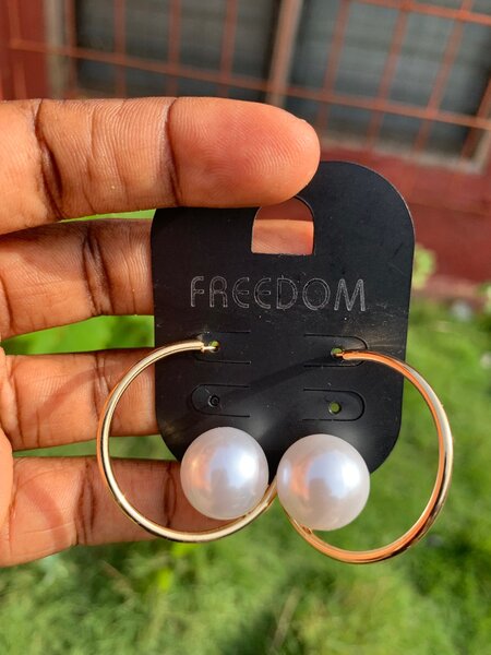 Pearl Loop earring