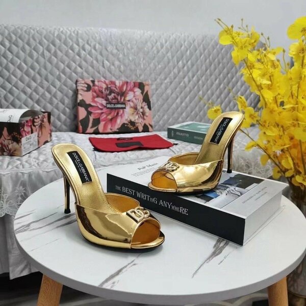 Ladies slipper heel