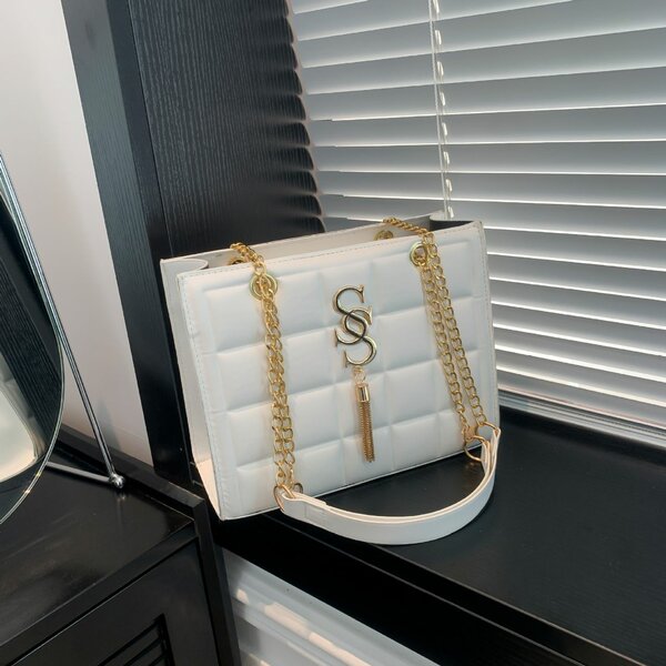 Sac à main élégant chaîne dorée