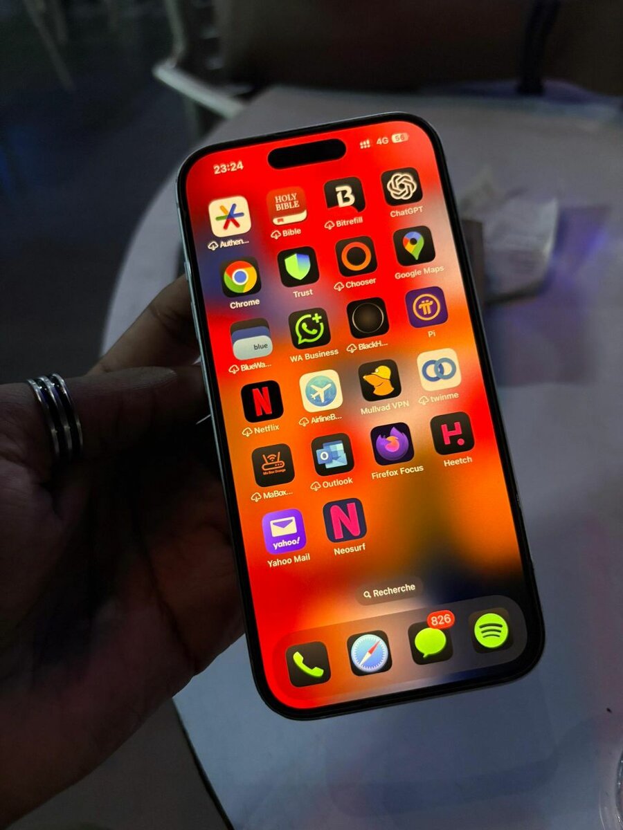 iPhone 15 - 128 Go
