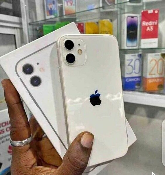 iPhone 12 Rouge Neuf