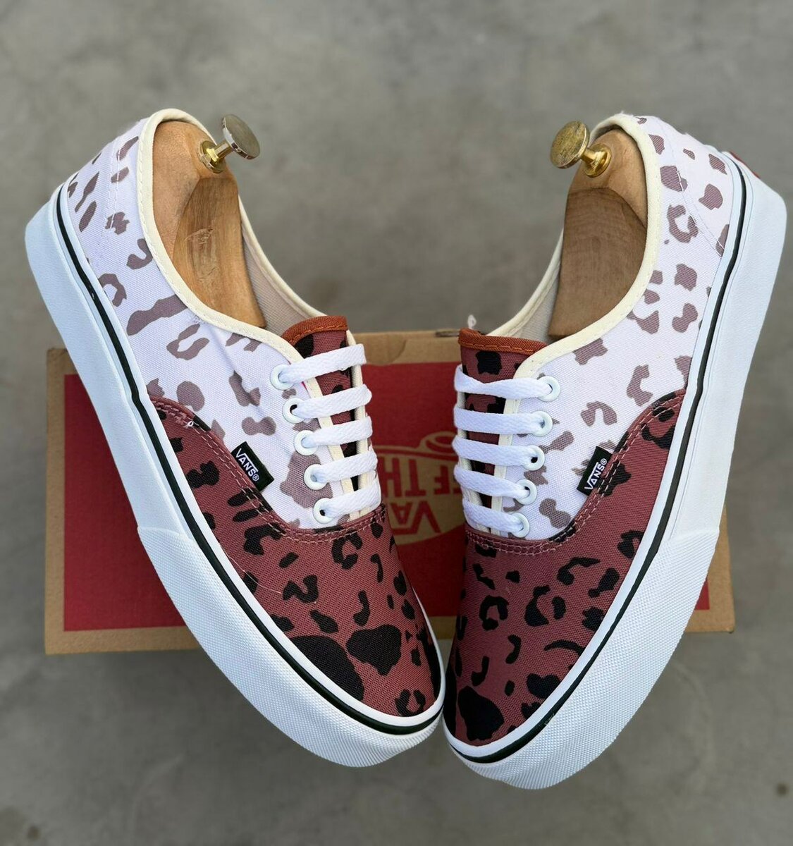 Van's