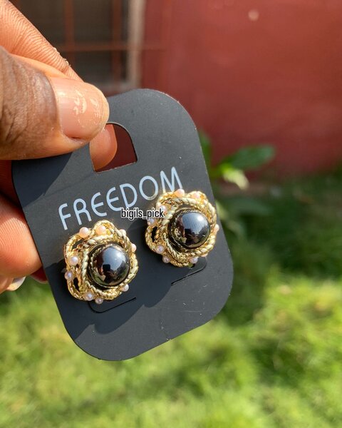Stud Earring