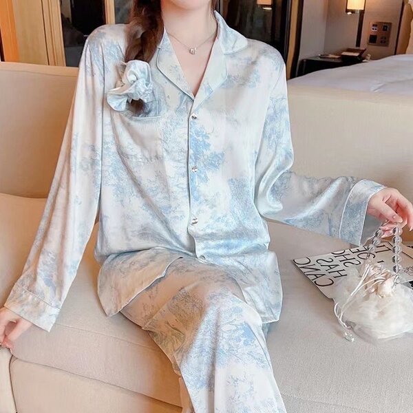 Night wear